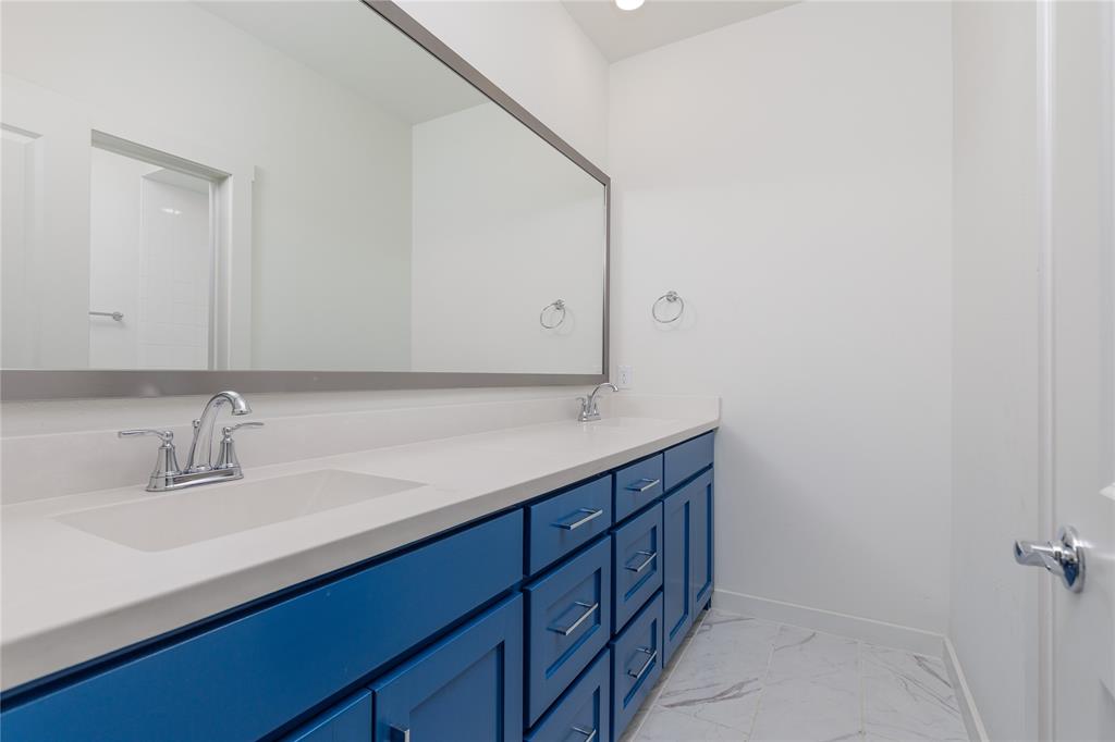 3811 Pine Leaf Lane Property Photo 25