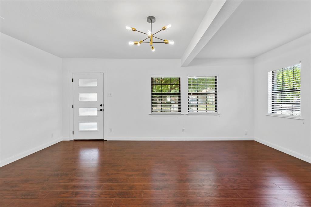 924 S Clinton Avenue Property Photo 13