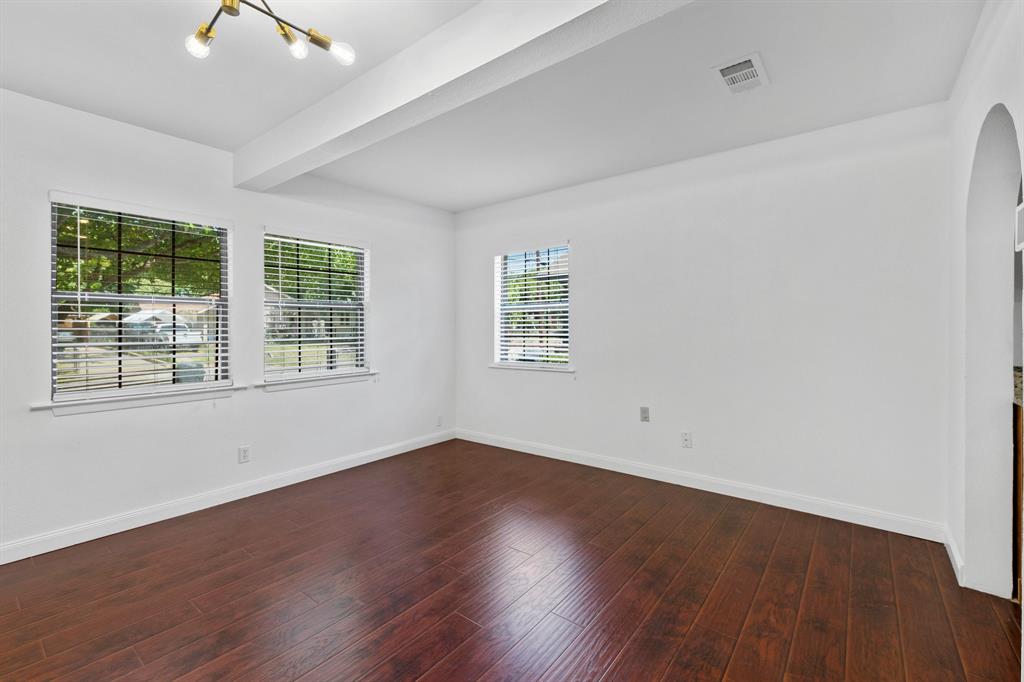 924 S Clinton Avenue Property Photo 14