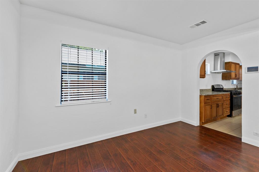 924 S Clinton Avenue Property Photo 15