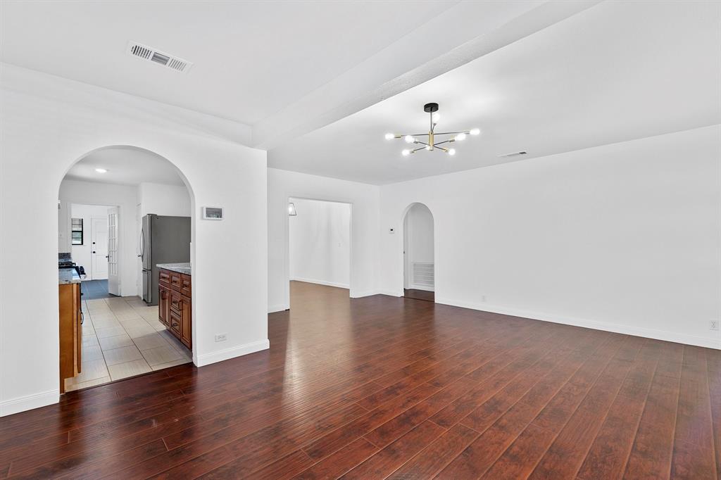 924 S Clinton Avenue Property Photo 16
