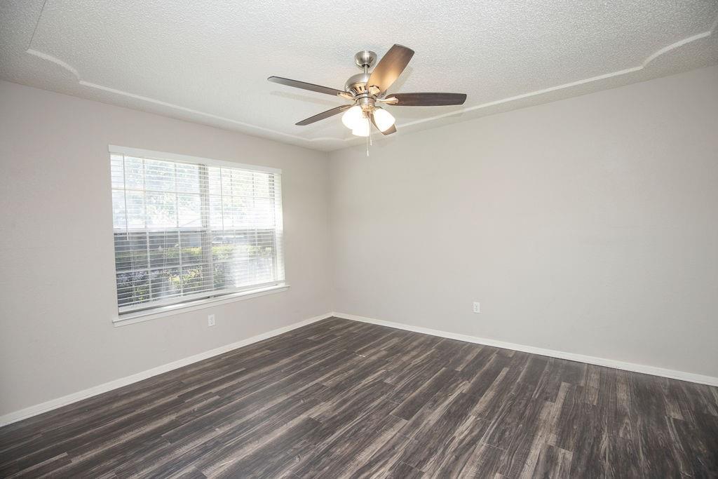 4209 W Pleasant Forest Street Property Photo 4