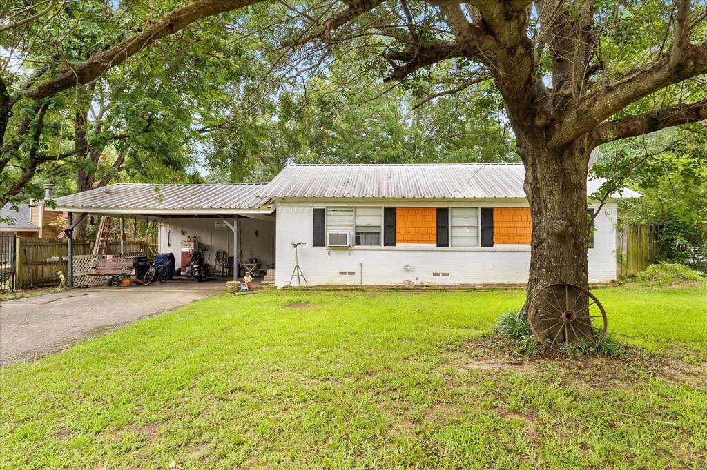 115 Red Bud Road Property Photo 1