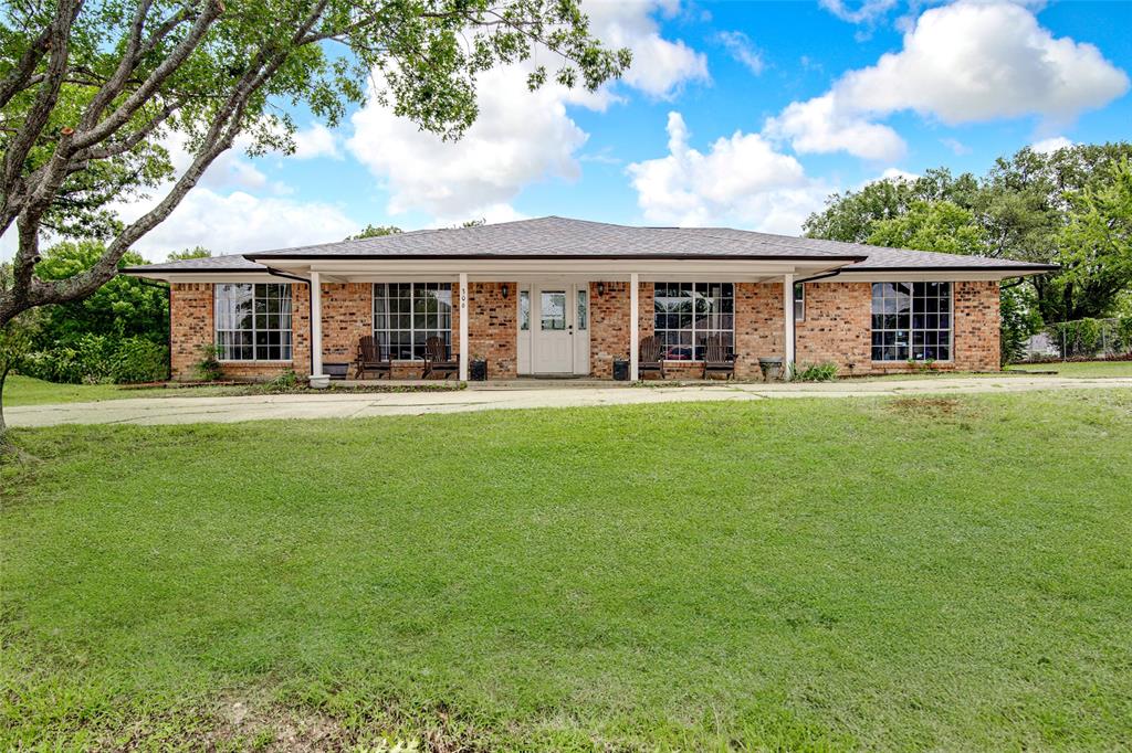 306 Country Club Drive Property Photo 1