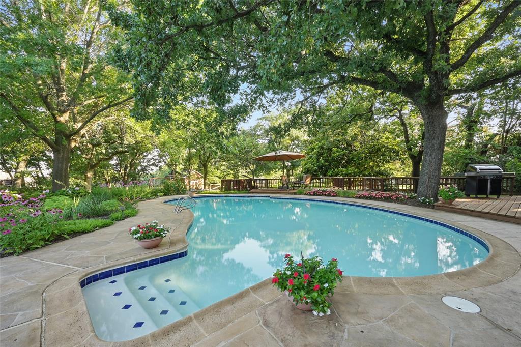 120 Hollow Oak Court Property Photo 1