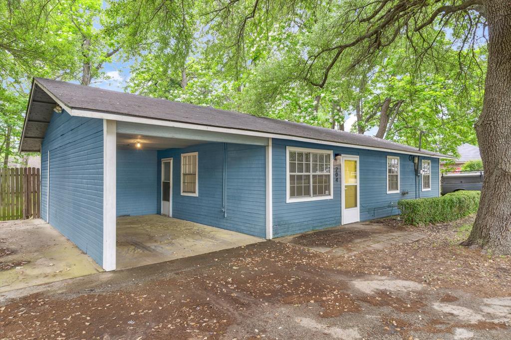 204 Half Street Property Photo 1