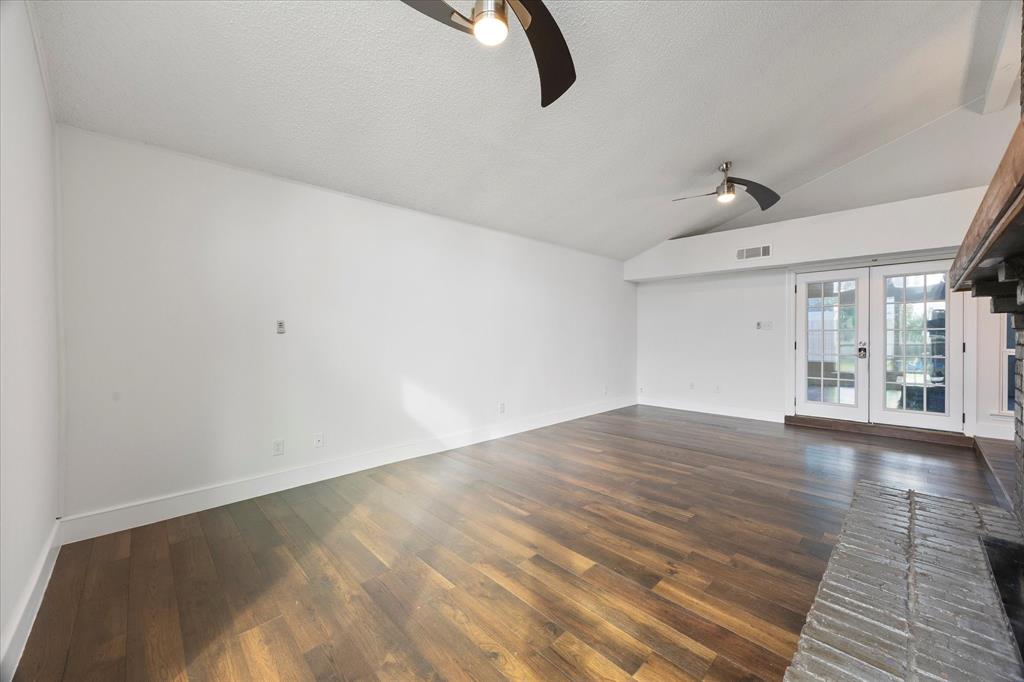5221 Sarasota Drive Property Photo 4