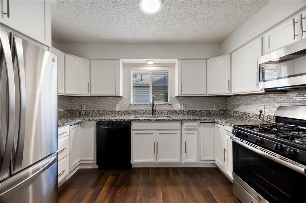 5221 Sarasota Drive Property Photo 11