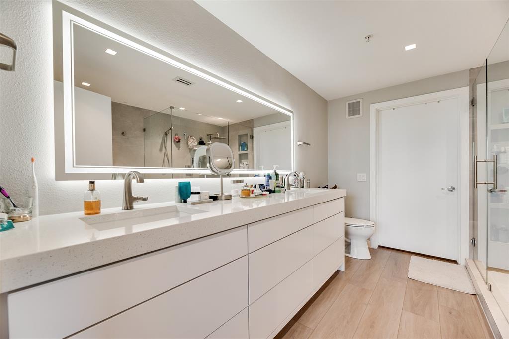 4107 Bowser Avenue Property Photo 8