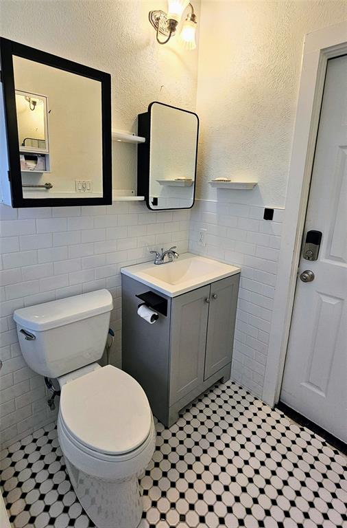 5126 Columbia Avenue Property Photo 24