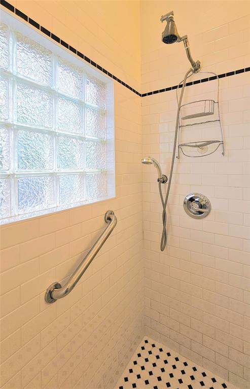 5126 Columbia Avenue Property Photo 25