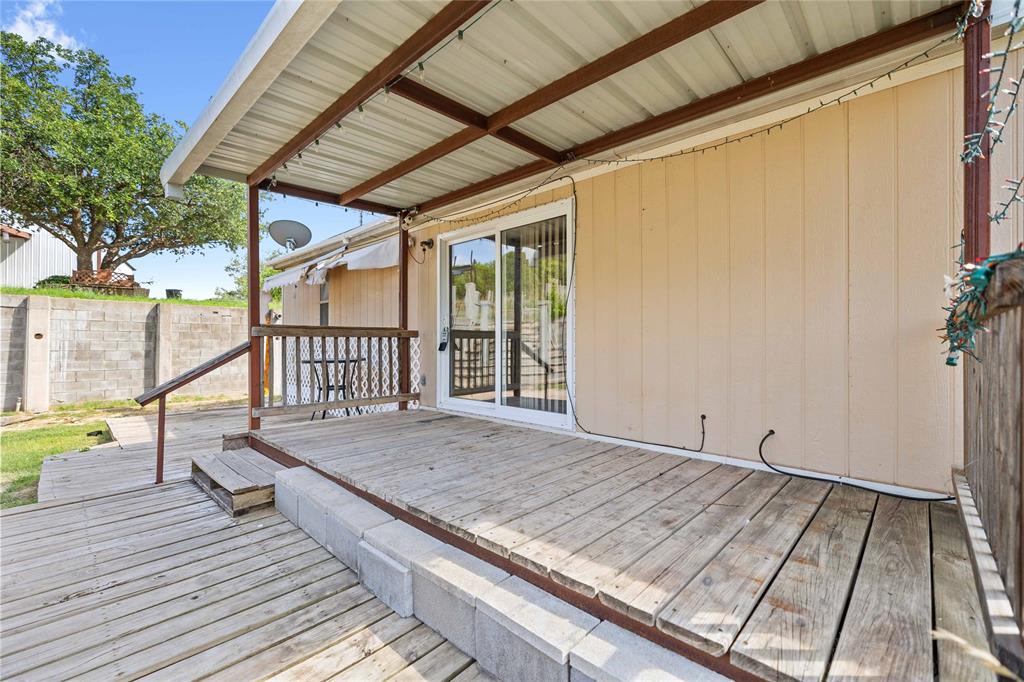 1502 Avenue B Property Photo 2