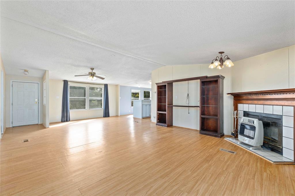1502 Avenue B Property Photo 5