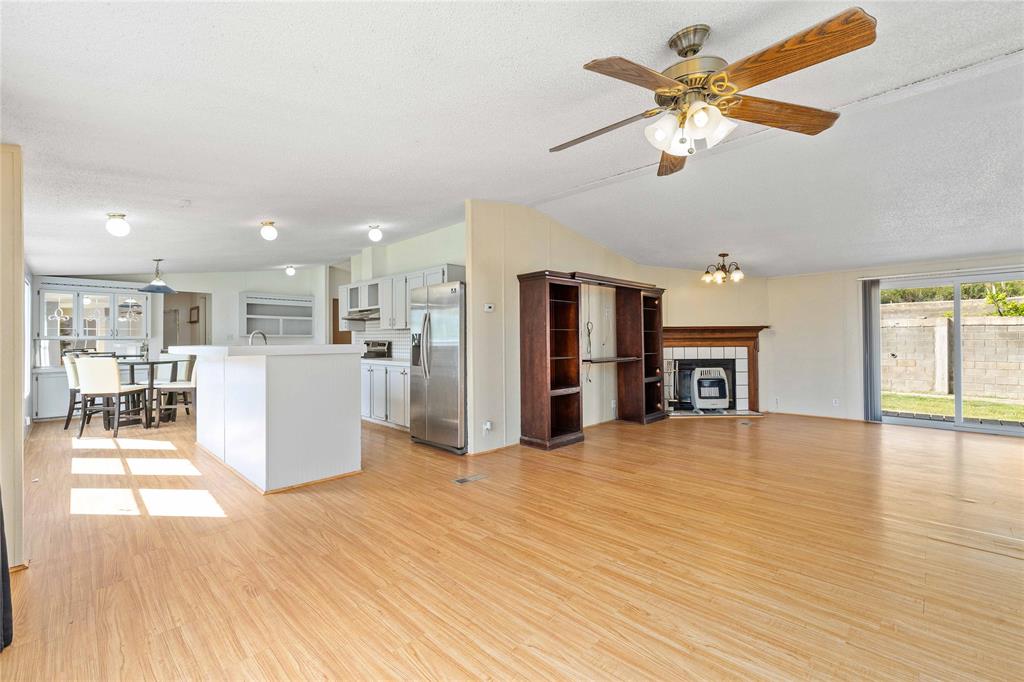 1502 Avenue B Property Photo 6