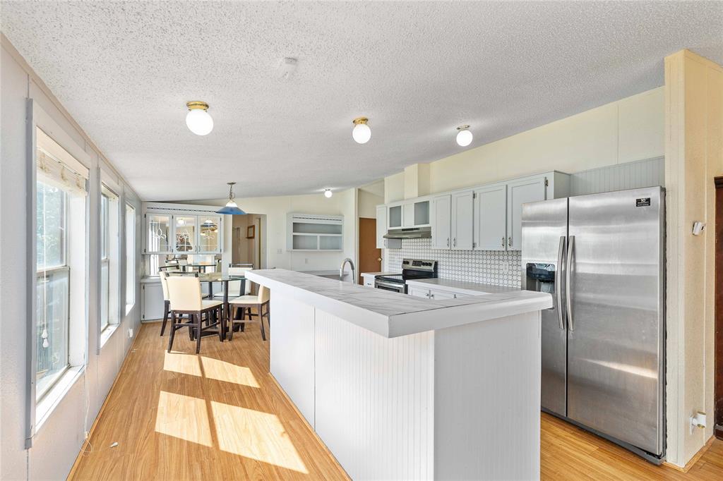 1502 Avenue B Property Photo 7