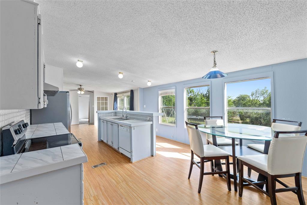 1502 Avenue B Property Photo 10