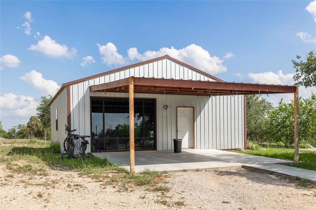 1502 Avenue B Property Photo 18