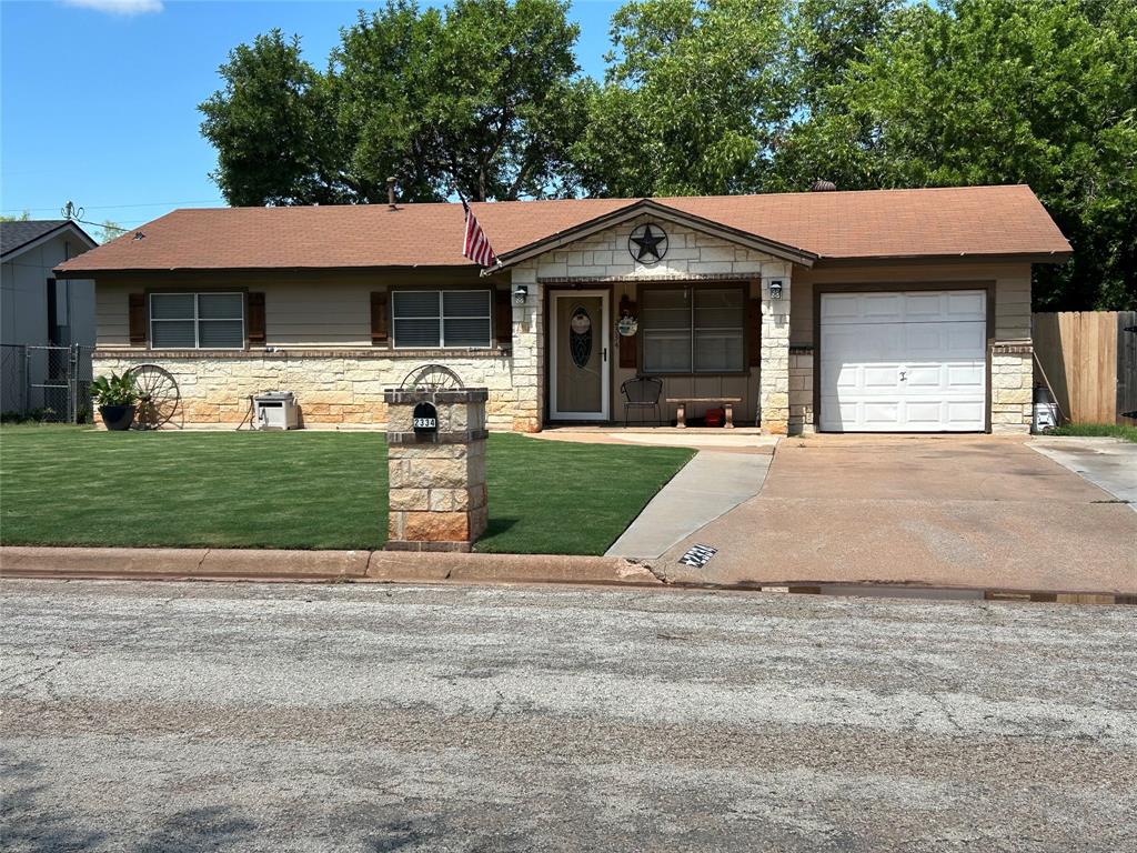 2334 Glendale Drive Property Photo 1