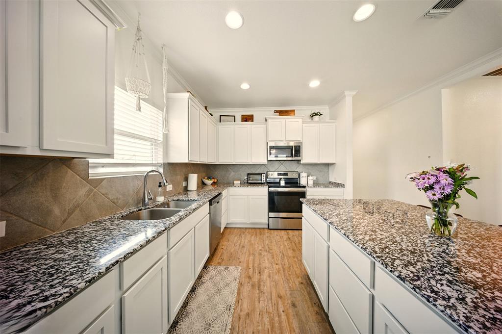 601 Fair Springs Drive Property Photo 10