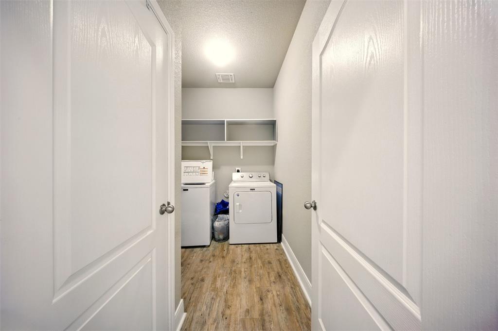 601 Fair Springs Drive Property Photo 28