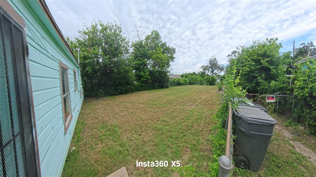 1542 Vermont Avenue Property Photo 3