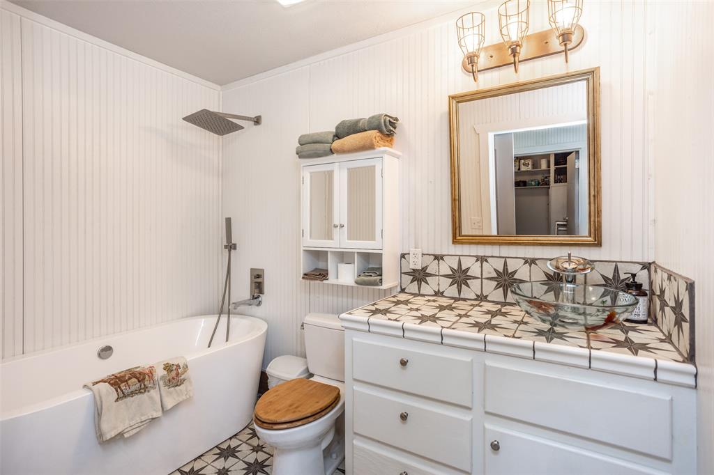 2473 Oil City Property Photo 18