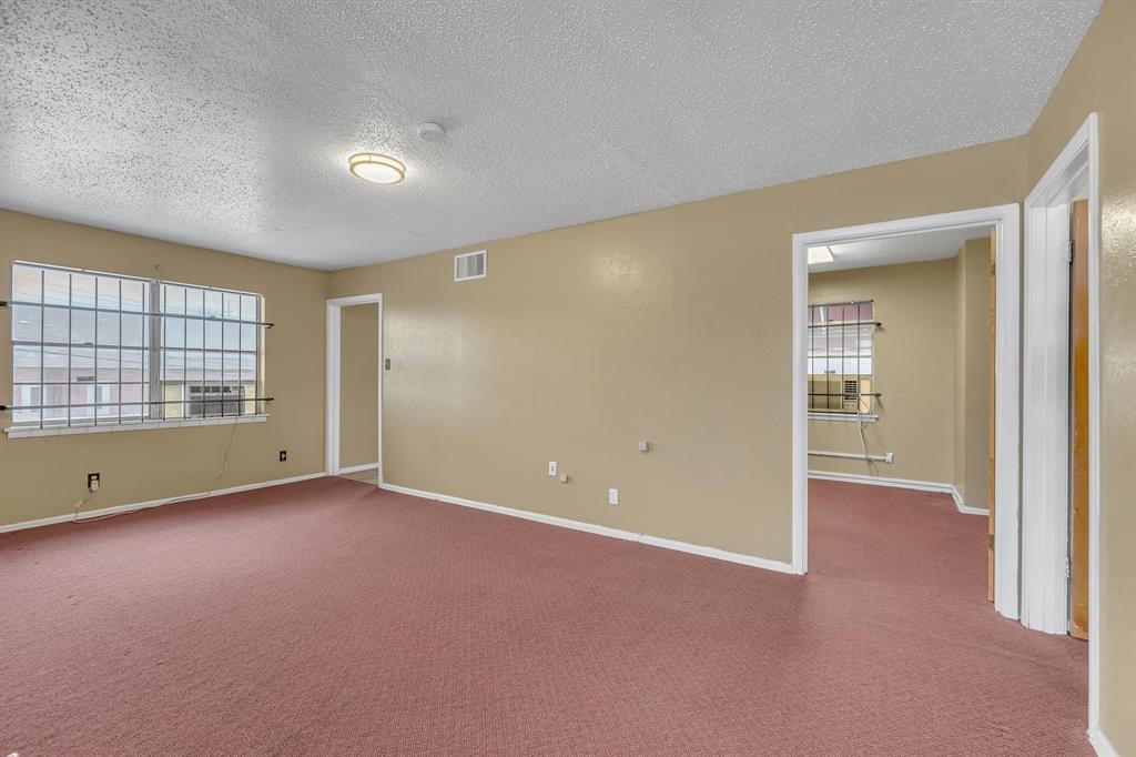 1700 Evans Avenue Property Photo 7