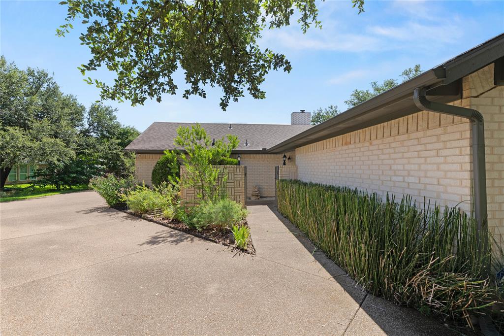 5963 River Bend Drive Property Photo 1