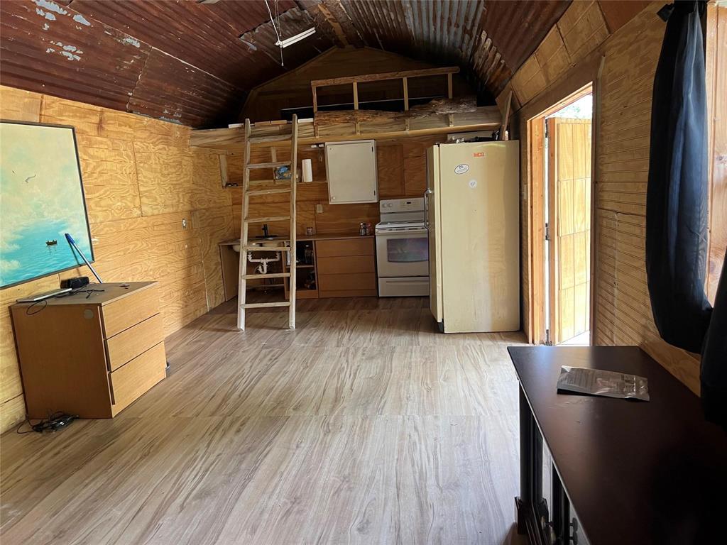 122 Private Road 1800a Property Photo 8