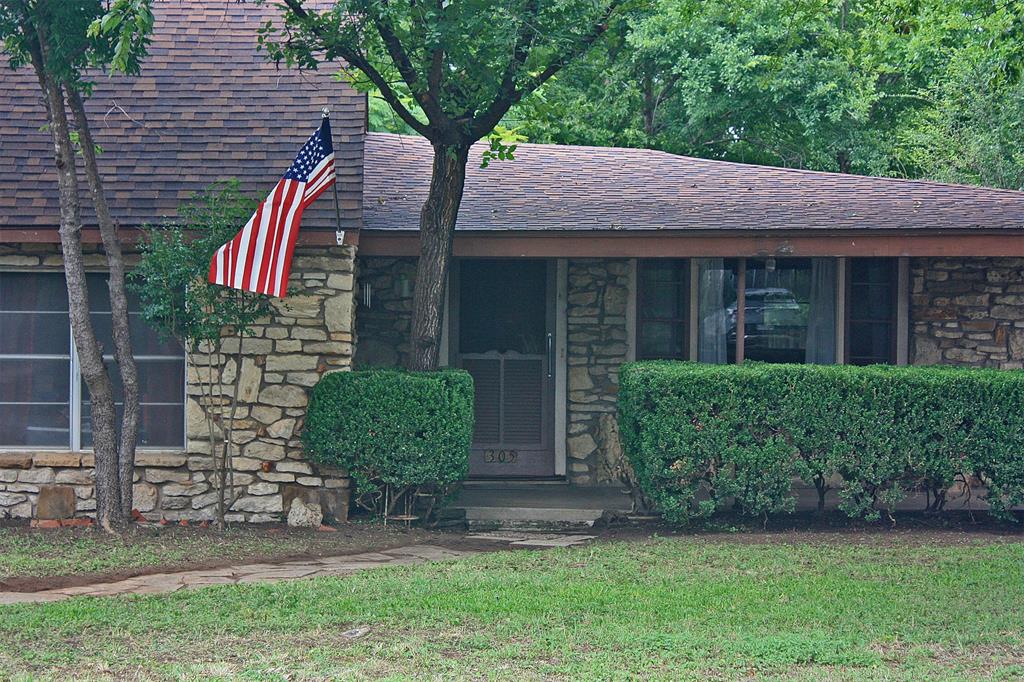 305 Bryan Street Property Photo 1