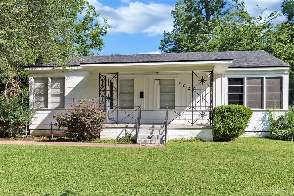208 Arthur Avenue Property Photo 1