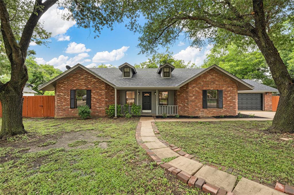 402 2nd Street Property Photo 1