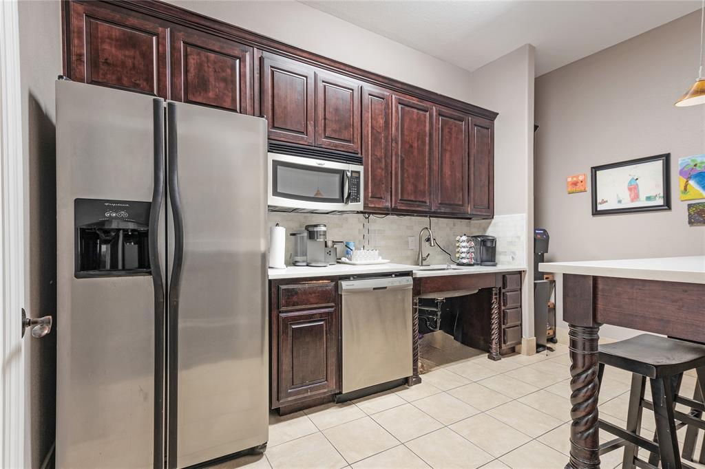 2040 N Belt Line Road 200 Property Photo 5