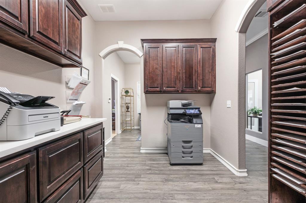 2040 N Belt Line Road 200 Property Photo 11