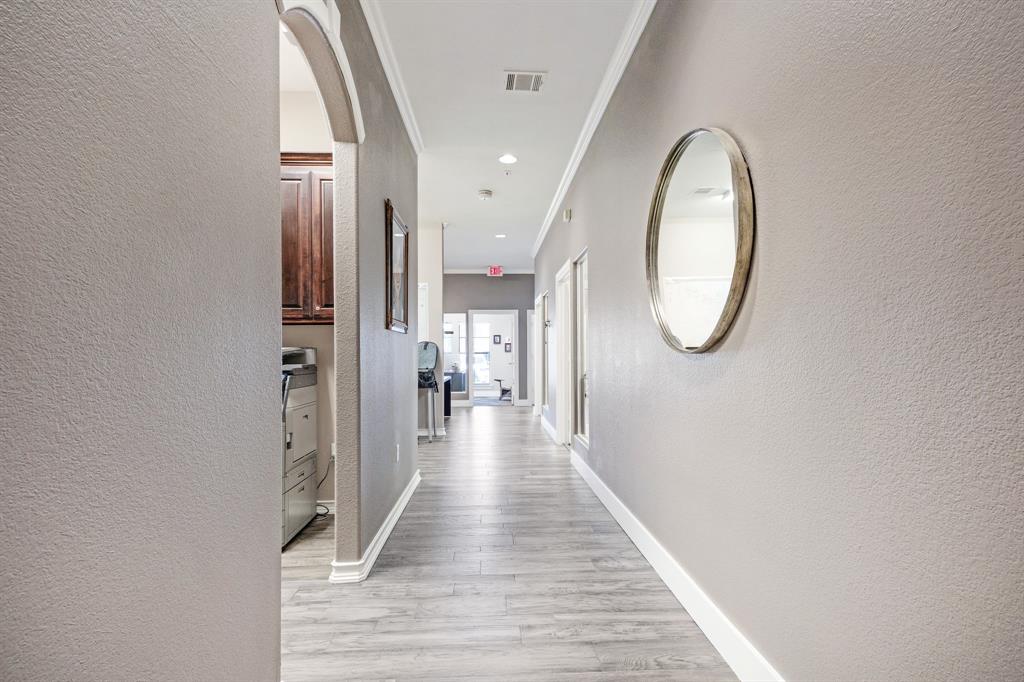 2040 N Belt Line Road 200 Property Photo 13