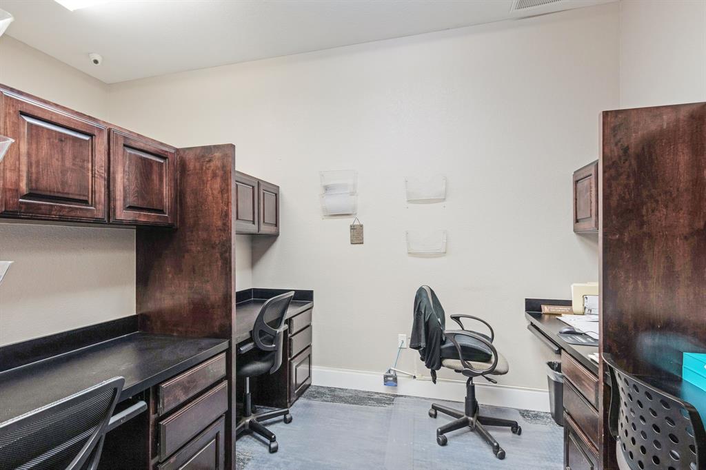 2040 N Belt Line Road 200 Property Photo 20