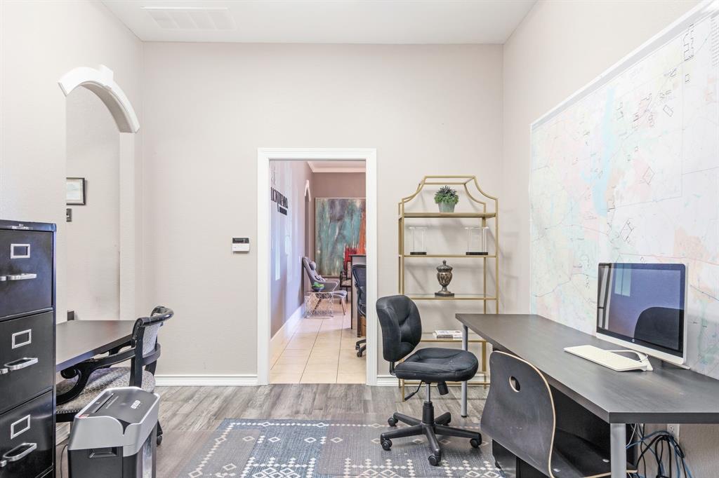2040 N Belt Line Road 200 Property Photo 27