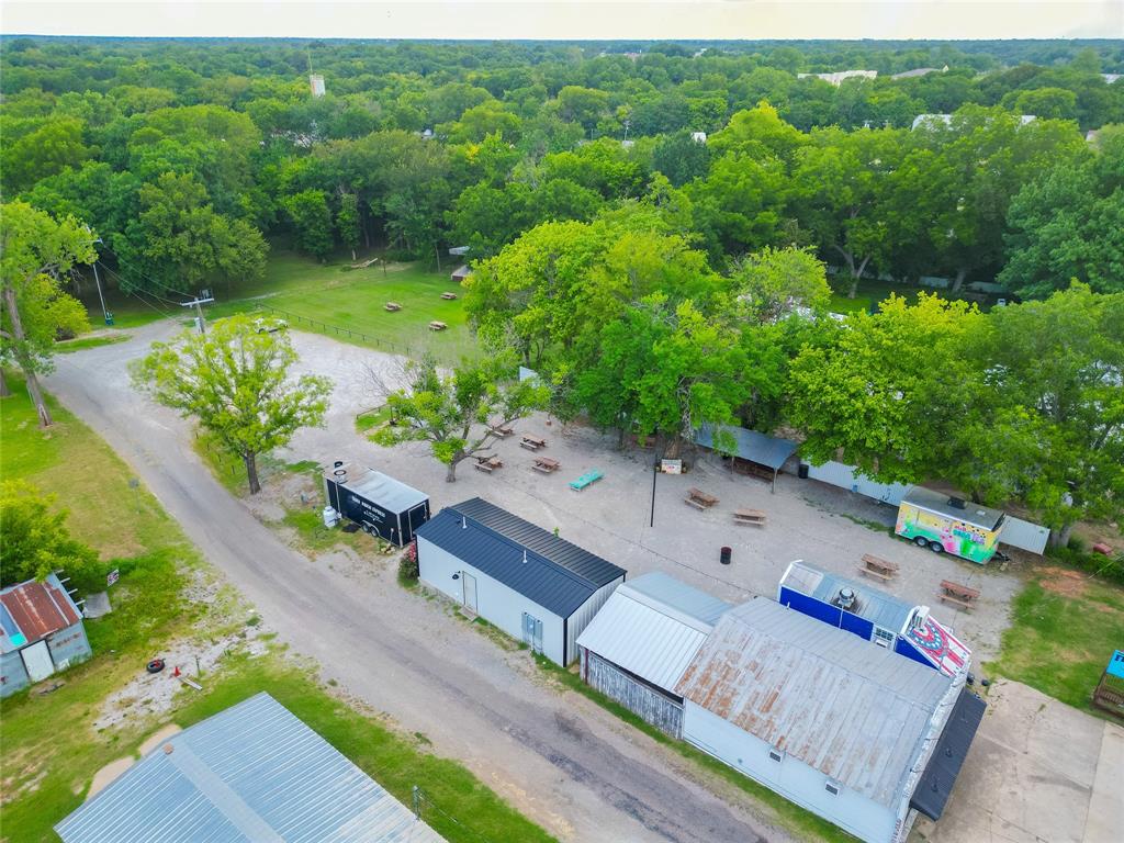 709 W Sam Rayburn Property Photo 6