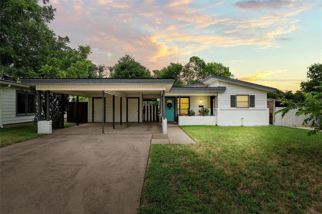1905 S 51st Street Property Photo 1