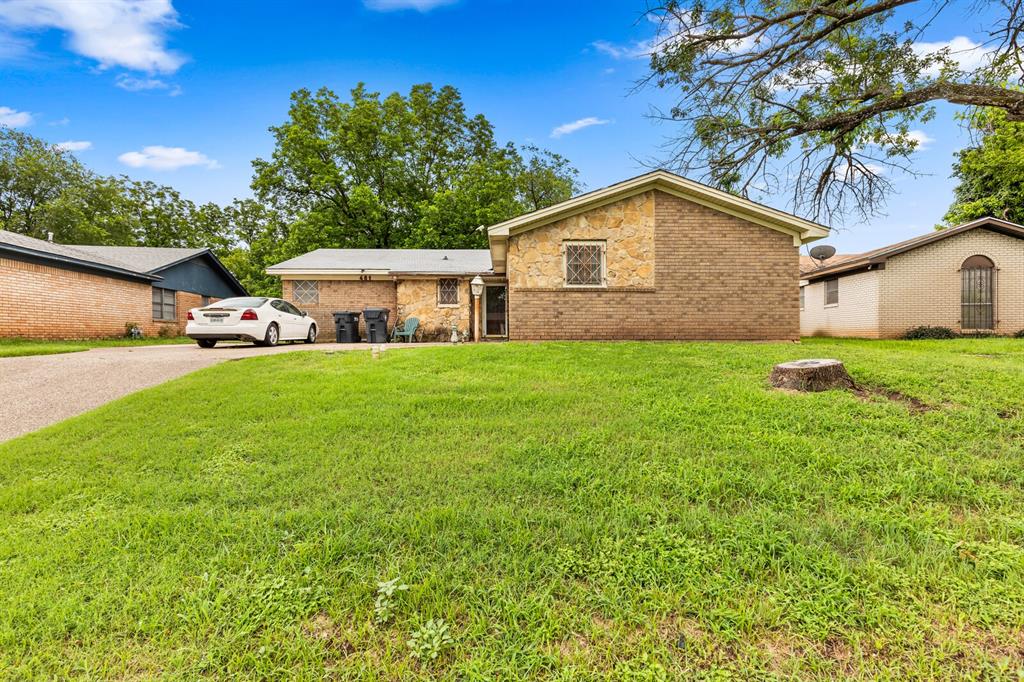 401 Carver Street Property Photo 1