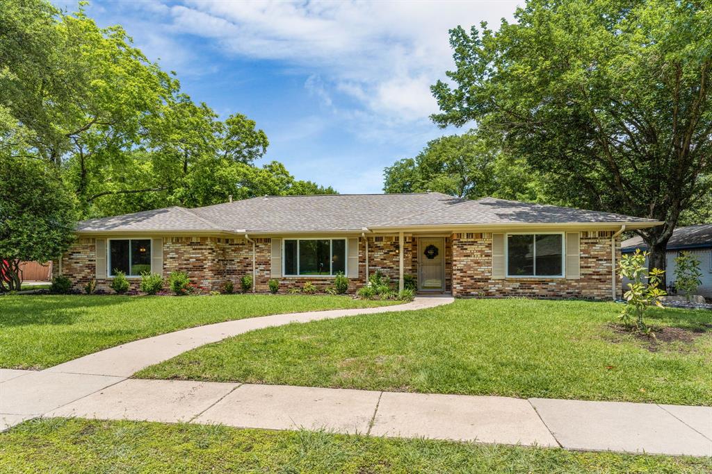 2029 Westridge Drive Property Photo 1