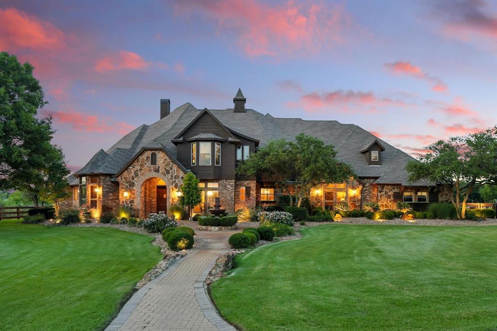 2 Groves Circle Property Photo 1