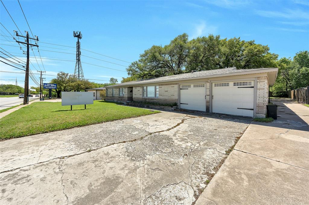 7294 Glenview Drive Property Photo 3