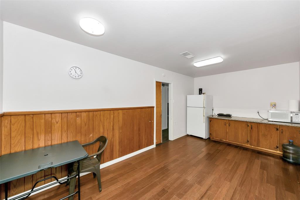 7294 Glenview Drive Property Photo 11