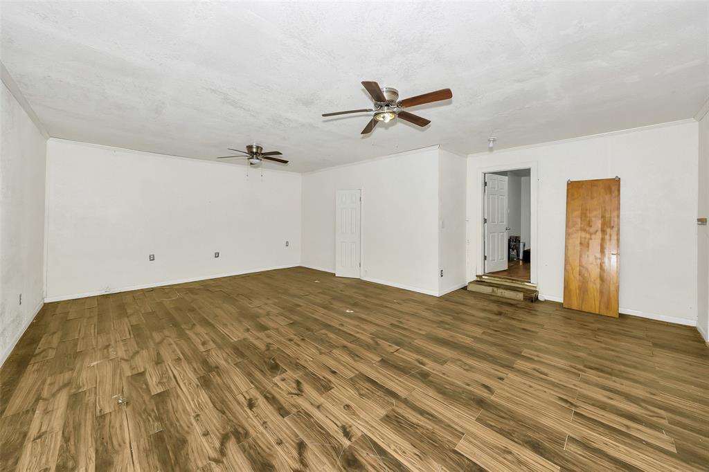 7294 Glenview Drive Property Photo 22
