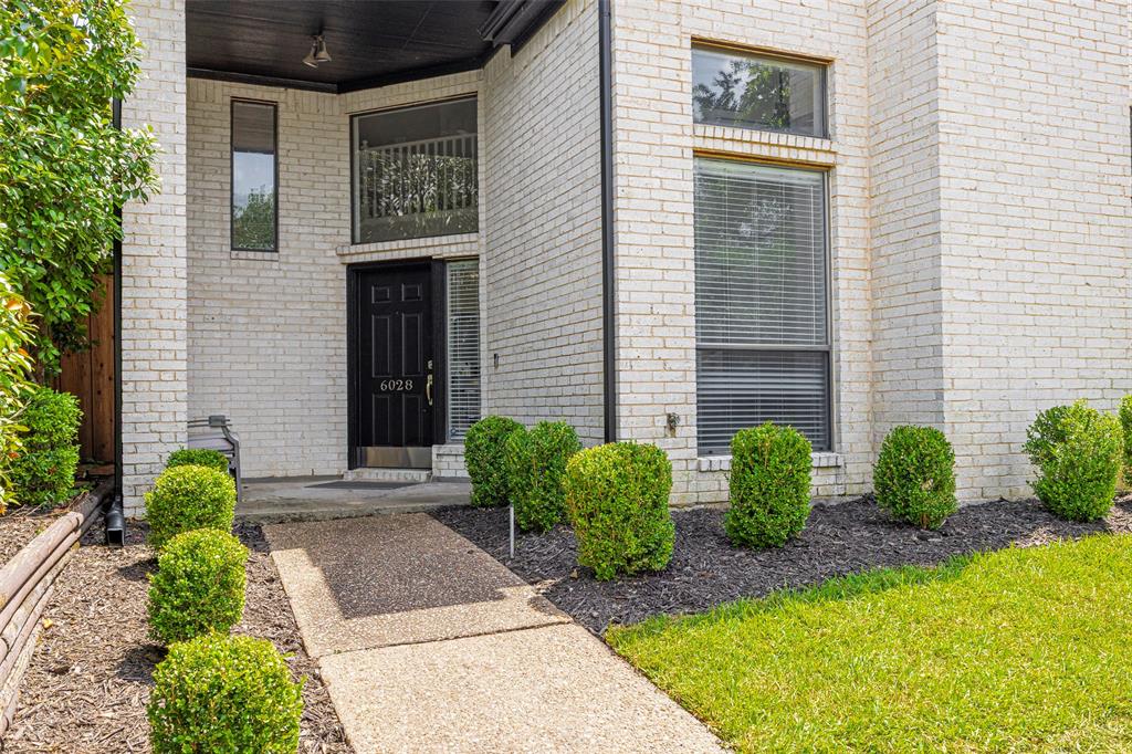 6028 Willow Wood Lane Property Photo 3