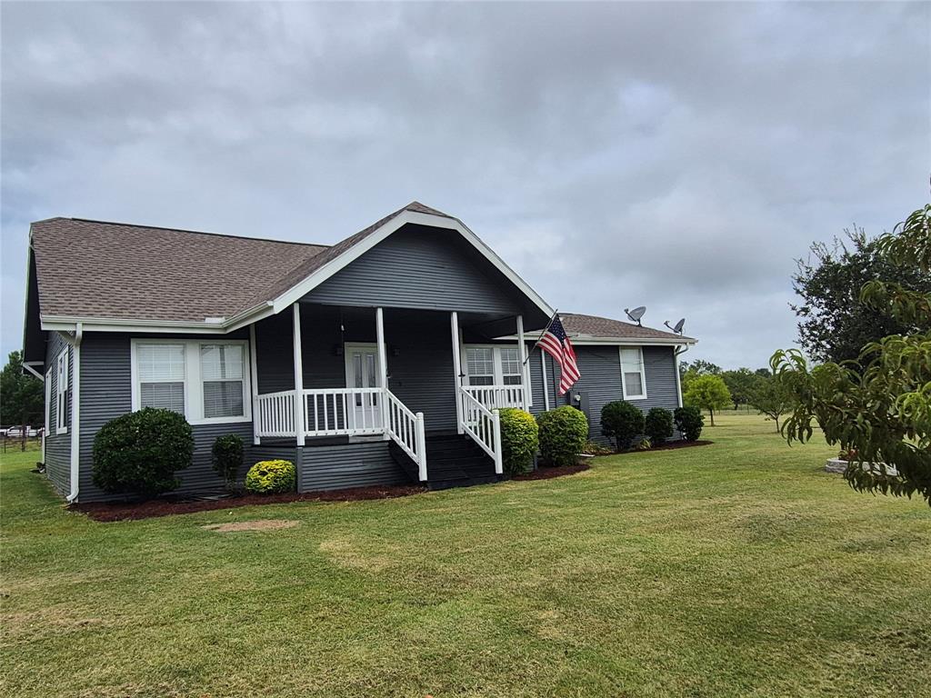 5624 County Road 2592 Property Photo 1