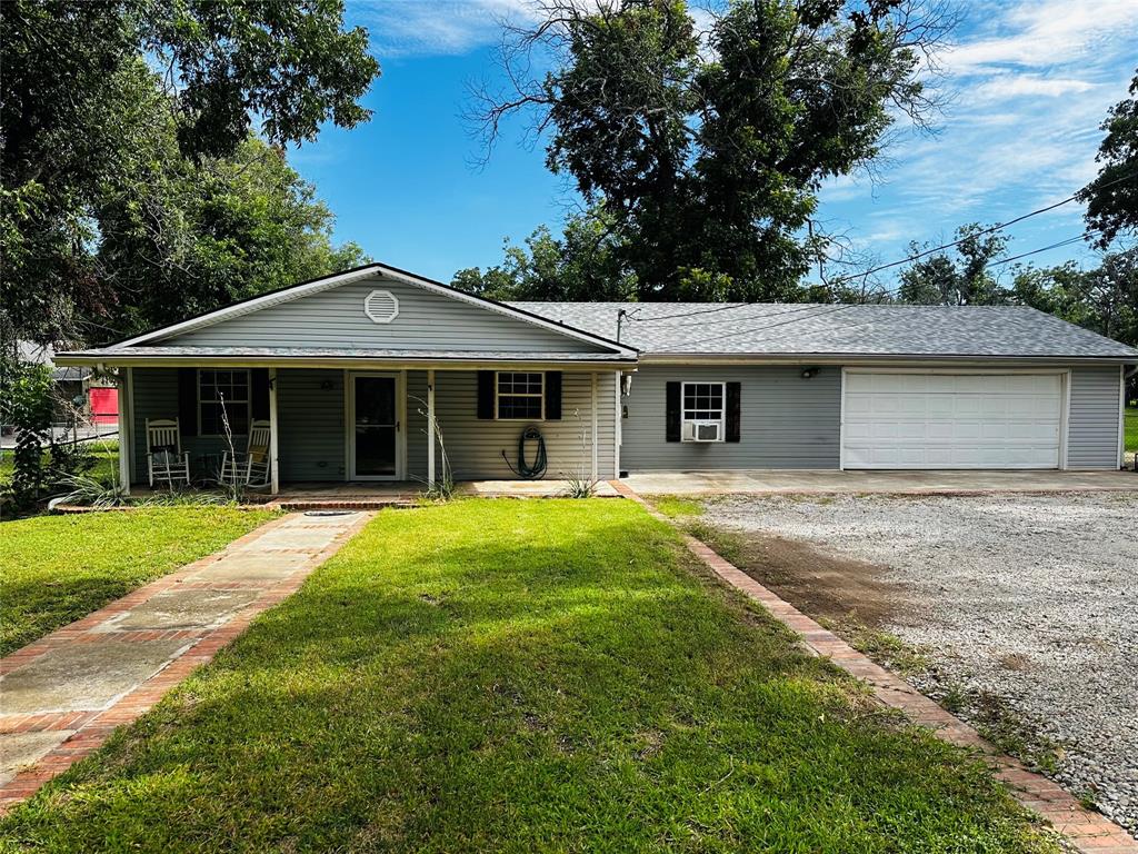 302 Eastover Drive Property Photo 1