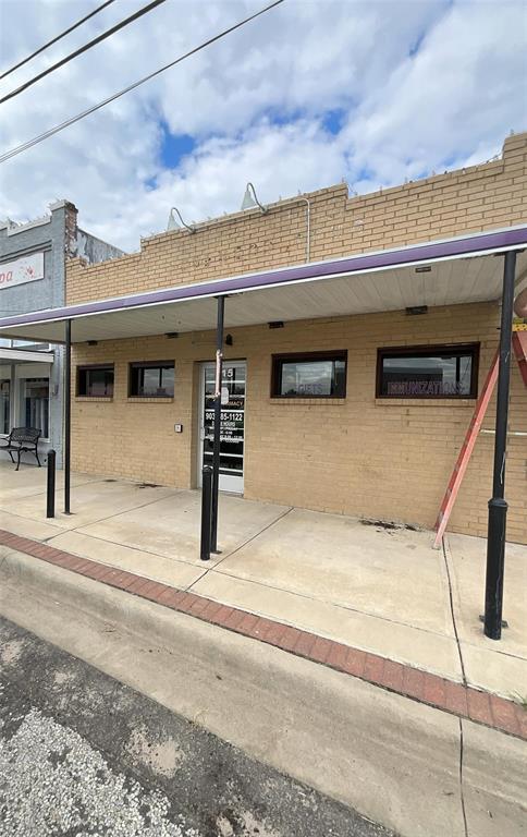 115 N Houston Street Property Photo 1