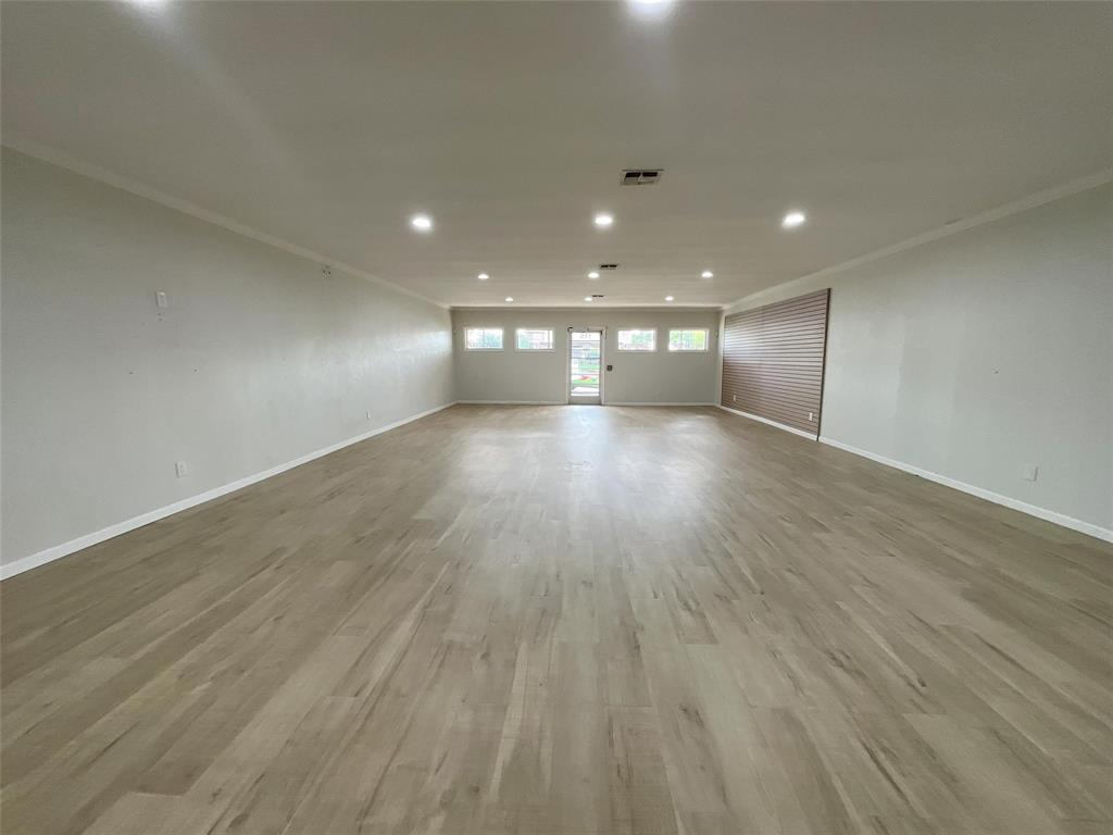 115 N Houston Street Property Photo 5